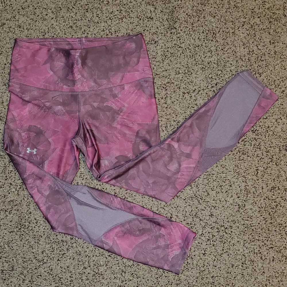 NWOT Under Armour Heat Gear Compression Athletic Leggings Printed PINK